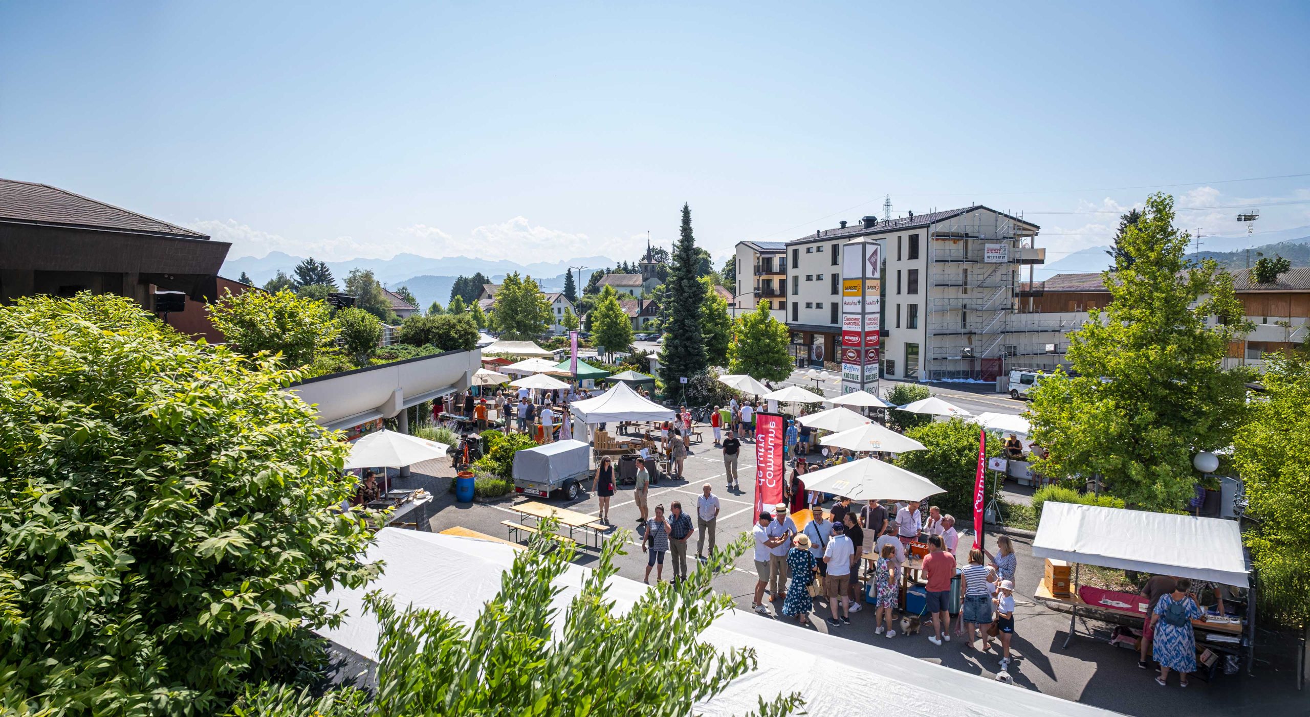 Vue du marché de Savigny